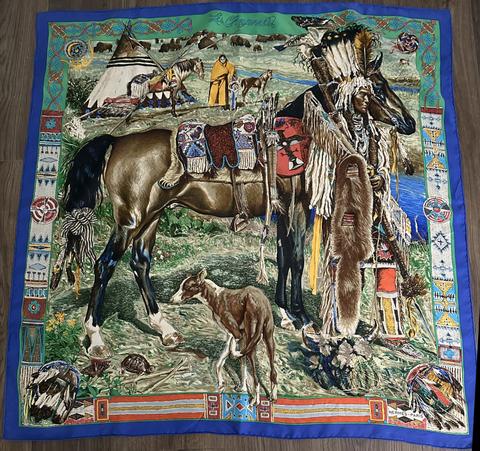A variation of the Hermès scarf `Les plumes de l'ouest ou cheyennes` first edited in 1993 by `Kermit Oliver`