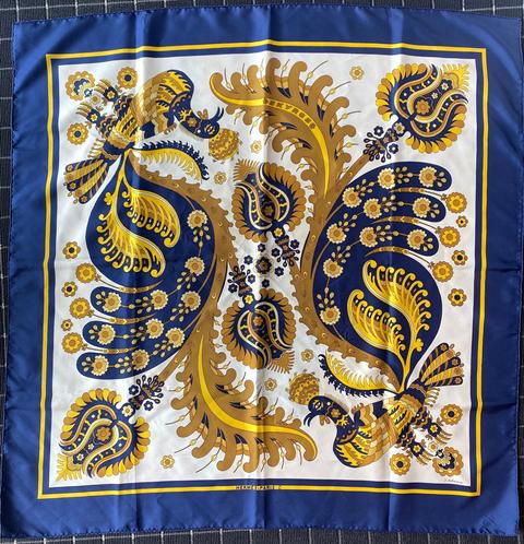 A variation of the Hermès scarf `Skyros ` first edited in 1971 by `Julie Abadie`