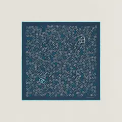 A variation of the Hermès scarf `Maillons déchainés` first edited in 2020 by `Sandy Queudrus`