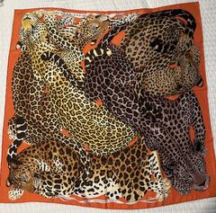 A variation of the Hermès scarf `Lazy Leopardesses` first edited in  by `Arlette Ess`