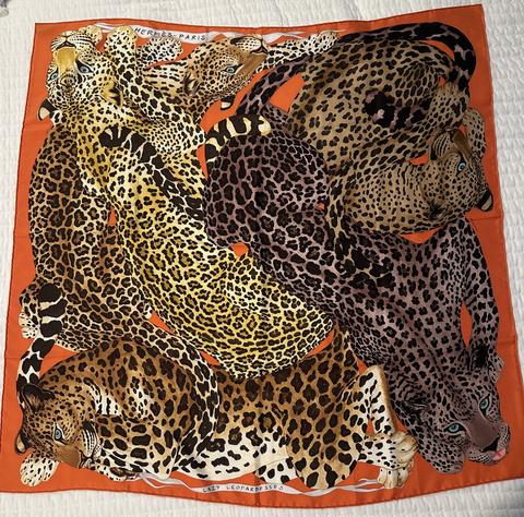 A variation of the Hermès scarf `Lazy Leopardesses` first edited in  by `Arlette Ess`