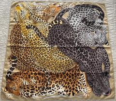 A variation of the Hermès scarf `Lazy Leopardesses` first edited in  by `Arlette Ess`