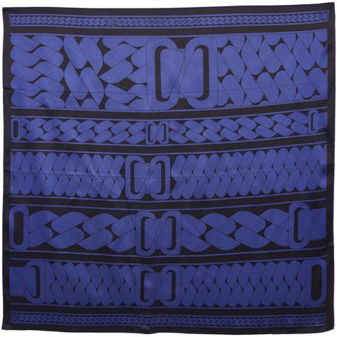 A variation of the Hermès scarf `Clic, c'est noué` first edited in 2015 by `Florence Manlik`