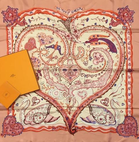 A variation of the Hermès scarf `De tout cœur ` first edited in 2007 by `Zoè Pauwels`