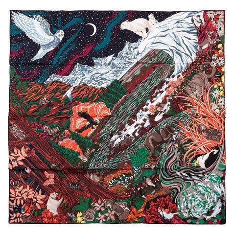 A variation of the Hermès scarf `Into the canadian wild ` first edited in 2017 by `Alice Shirley`