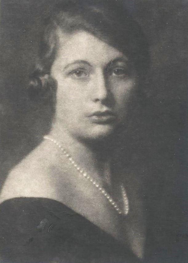 Gabriella La Torre porcelain collection